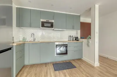 Cuisine ou kitchenette dans l'établissement Branded New 4 Bdrs Flat - Huge Terrace - Prime Loc