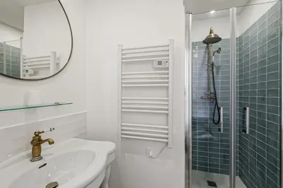 Salle de bains dans l'établissement Appartement Grenelle - Welkeys
