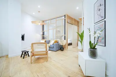 Coin salon dans l'établissement Parisuites Central Canal Saint Martin Luxe & Chic & Cosy