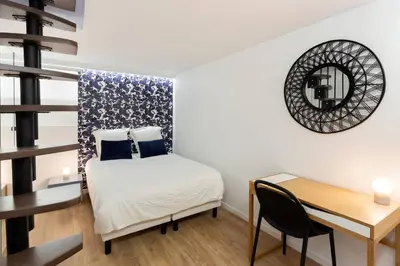 Un ou plusieurs lits dans un hébergement de l'établissement Stunning 1BR 6 Sleeps Apt Saint Germain-Luxembourg