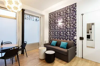 Coin salon dans l'établissement Stunning 1BR 6 Sleeps Apt Saint Germain-Luxembourg