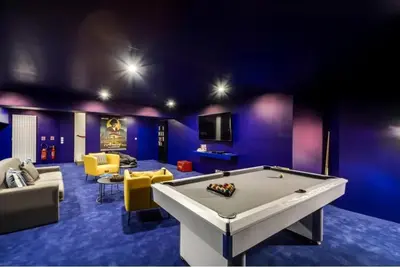 Coin salon dans l'établissement Modern and eclectic 3BD duplex in Le Marais!