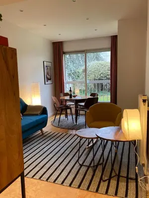 Coin salon dans l'établissement Vue sur jardin, 3 pièces