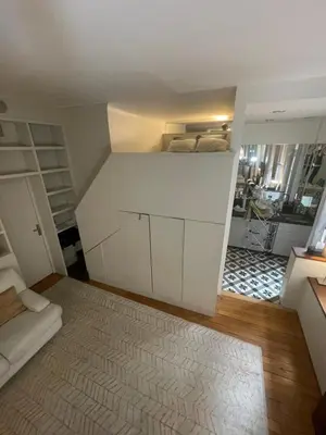 Cuisine ou kitchenette dans l'établissement Élégant studio avec mezzanine porte des Ternes