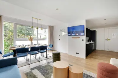 Cuisine ou kitchenette dans l'établissement Incroyable appartement - 3BR-8P - Pl de la Nation