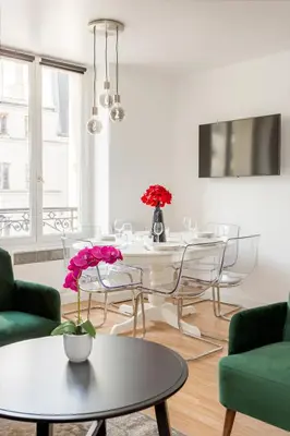 Télévision ou salle de divertissement dans l'établissement Merveil - Family Suite - Marais - Martin VI