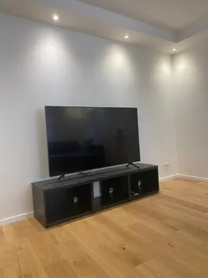 Télévision ou salle de divertissement dans l'établissement Super appartement refait à neuf beaucoup de charme