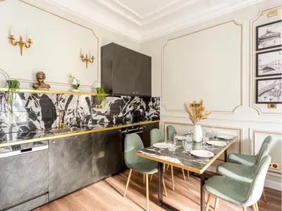 Cuisine ou kitchenette dans l'établissement Merveil - Luxury Suite - Opera - Septembre II
