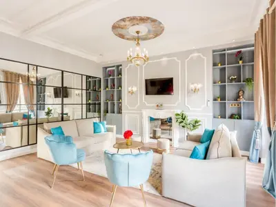 Télévision ou salle de divertissement dans l'établissement Merveil - Luxury Suite - Opera - Septembre I
