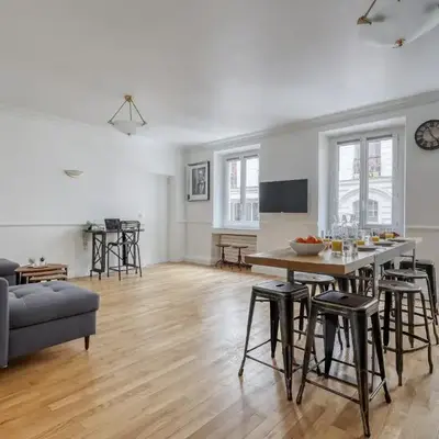 Superb Large and New 4bds Flat - Heart of Paris 10