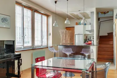 Cuisine ou kitchenette dans l'établissement Duplex calme et lumineux au cœur de Bastille