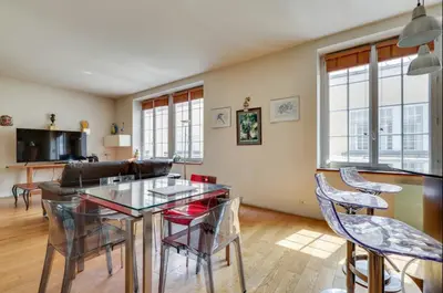 Cuisine ou kitchenette dans l'établissement Duplex calme et lumineux au cœur de Bastille