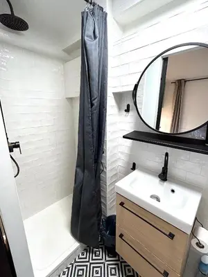 Salle de bains dans l'établissement Loft Varenne