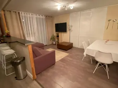 Plan de l'établissement Bel appartement avec piscine et vue sur Paris