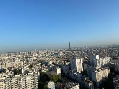 Plan de l'établissement Bel appartement avec piscine et vue sur Paris
