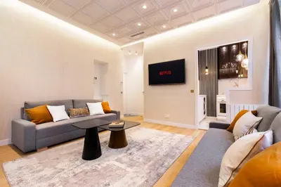 Télévision ou salle de divertissement dans l'établissement Sumptuous apartment - 1BR-6P - Bourse