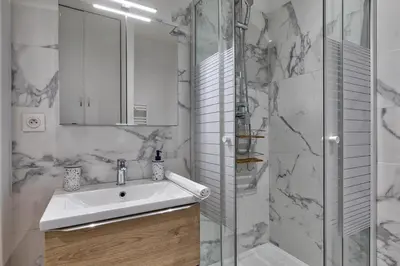 Salle de bains dans l'établissement Grand Studio au Cœur de Paris quartier Latin