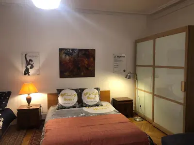 Un ou plusieurs lits dans un hébergement de l'établissement Cosy 2 room 50m2 Parisian classic flat - Passy, 16th arrondissement, near Eiffel Tower