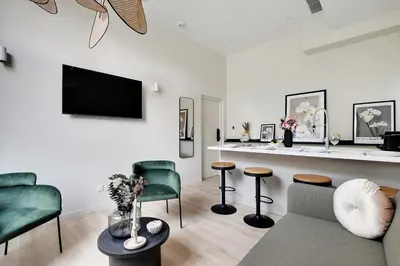 Télévision ou salle de divertissement dans l'établissement Luxurious apartment - 2BR-6P - Javel-Tour Eiffel