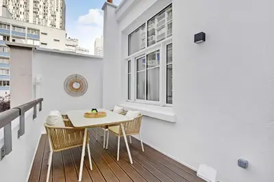 Balcon ou terrasse dans l'établissement Modern Apartment - 2BR-6P - Eiffel Tower