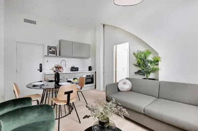 Cuisine ou kitchenette dans l'établissement Magnificent apartment - 2BR-6P - Eiffel Tower