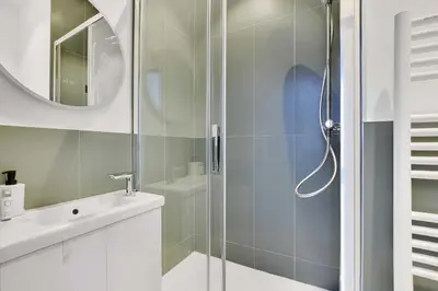 Salle de bains dans l'établissement Magnificent apartment - 2BR-6P - Eiffel Tower