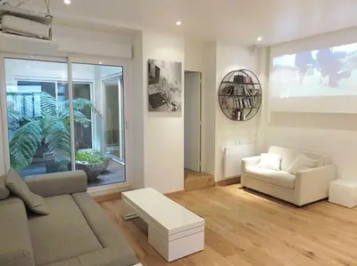 Coin salon dans l'établissement Paris 75011