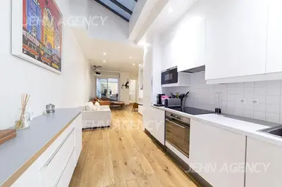 Cuisine ou kitchenette dans l'établissement Paris 75011