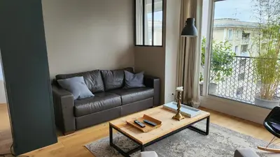 Coin salon dans l'établissement Le Bord de Seine - Paris
