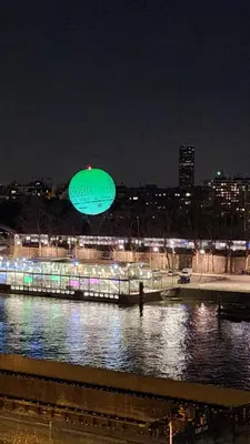Vue générale sur Paris ou vue de la ville depuis l'appartement