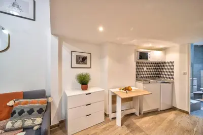Cuisine ou kitchenette dans l'établissement Bel appartement au coeur de Montmartre