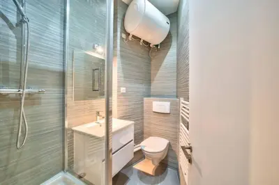 Salle de bains dans l'établissement Bel appartement au coeur de Montmartre