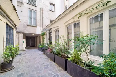 Jardin de l'établissement Superbe maisonnette neuve au coeur de Paris