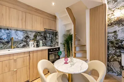 Cuisine ou kitchenette dans l'établissement Studio avec mezzanine Arc de Triomphe