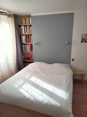 Un ou plusieurs lits dans un hébergement de l'établissement quiet and very central apartment