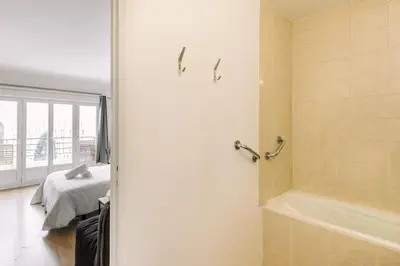 Salle de bains dans l'établissement Marvellous Studio Paris 14