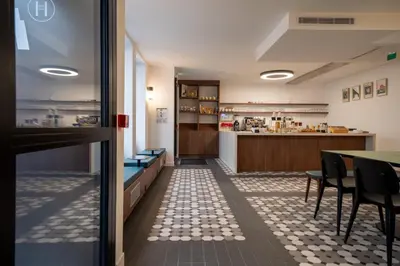Cuisine ou kitchenette dans l'établissement Beau M Paris