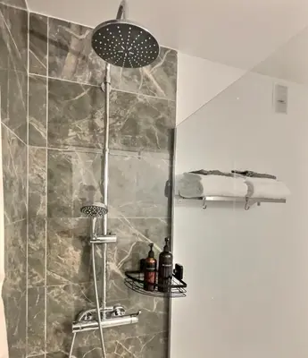 Salle de bains dans l'établissement Studio confort Vanves Paris Porte de Versailles