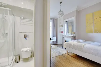 Salle de bains dans l'établissement Charming Studio - 2P- Parc Monceau