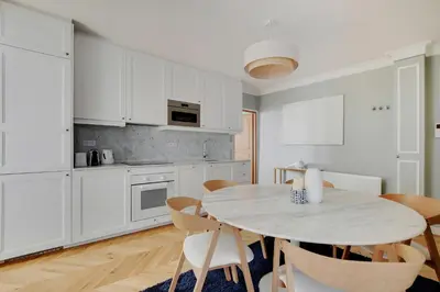 Cuisine ou kitchenette dans l'établissement Pick A Flat's Apartments in Montmartre - Rue Lepic