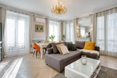 Coin salon dans l'établissement Elégant 120m2 3CH quartier Romantique Centre Ville