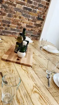 Boissons dans l'établissement Another brick in the wall Apartment in Paris Sleeps 9