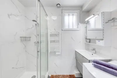 Salle de bains dans l'établissement Gold&Silver Quiet House Pro-Family