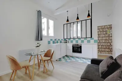 Coin salon dans l'établissement Intimate apartment - 1BR-4P - Javel