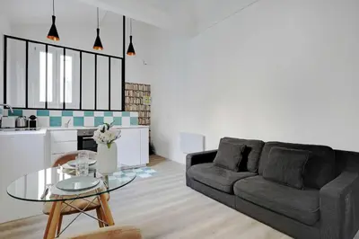 Coin salon dans l'établissement Intimate apartment - 1BR-4P - Javel