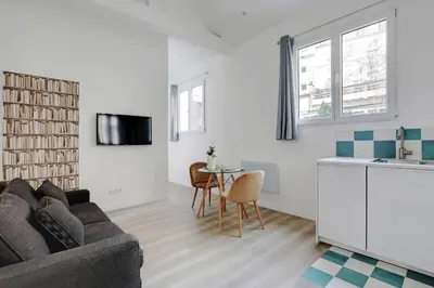 Télévision ou salle de divertissement dans l'établissement Intimate apartment - 1BR-4P - Javel