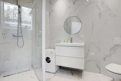 Salle de bains dans l'établissement Intimate apartment - 1BR-4P - Javel