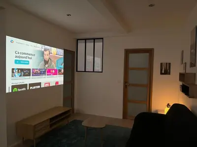 Télévision ou salle de divertissement dans l'établissement Appartment Montorgueil/Châtelet