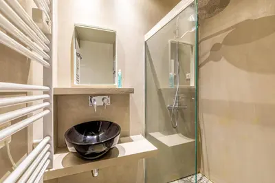 Salle de bains dans l'établissement GuestReady - Appt proche du Canal Saint-Martin