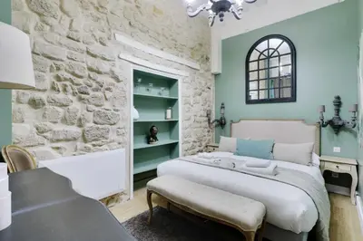 Un ou plusieurs lits dans un hébergement de l'établissement Charming apartment - 2BR-6P - Rue mouffertard